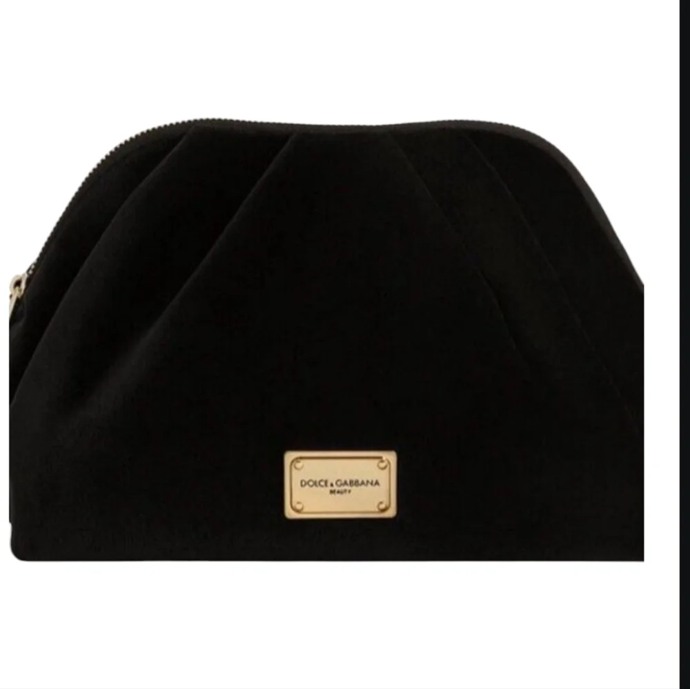 New Dolce & Gabbana Beauty Black Faux Velvet Pouch Dopp Case